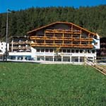 Grauer Bar 1
