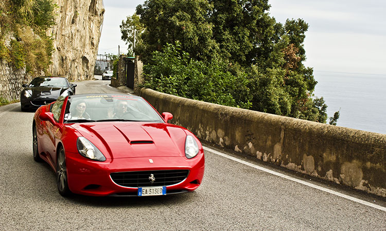 1-дневный тур на Ferrari из Милана к озеру Комо
