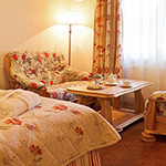 Артурс Village