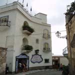 323141995