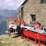 Grauer Bar 9