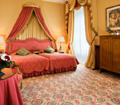 Bedroom in the Sissi Suite