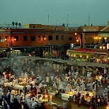 Вид на вечерний город Марокко