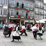 Танцоры на улицах Португалии